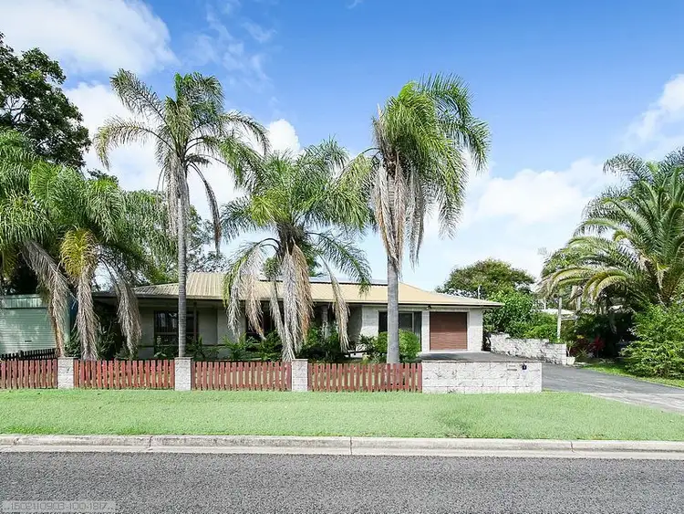 1 Heran Court, Urangan QLD 4655