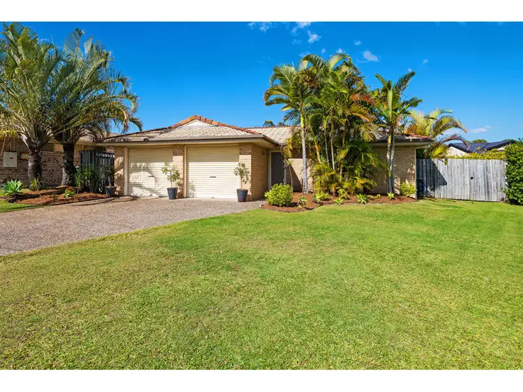 25 Enderbury Crescent, Pacific Pines QLD 4211
