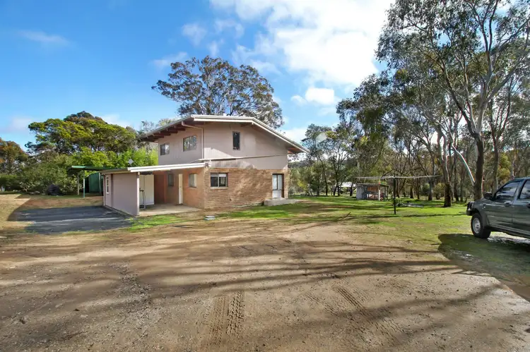 28 Rifle Range Road, Rocky River NSW 2358