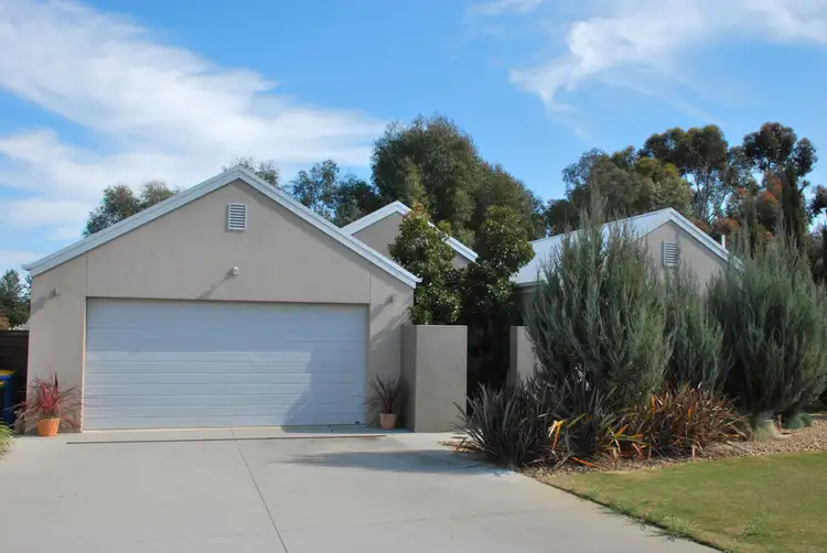 16 Mavis Steward Drive, Barooga NSW 3644