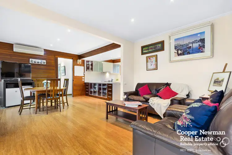 2 Lindisfarne Drive, Burwood East VIC 3151