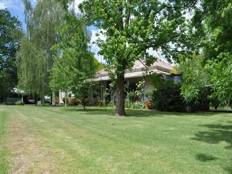 1923 Gundowring Road, Gundowring VIC 3691