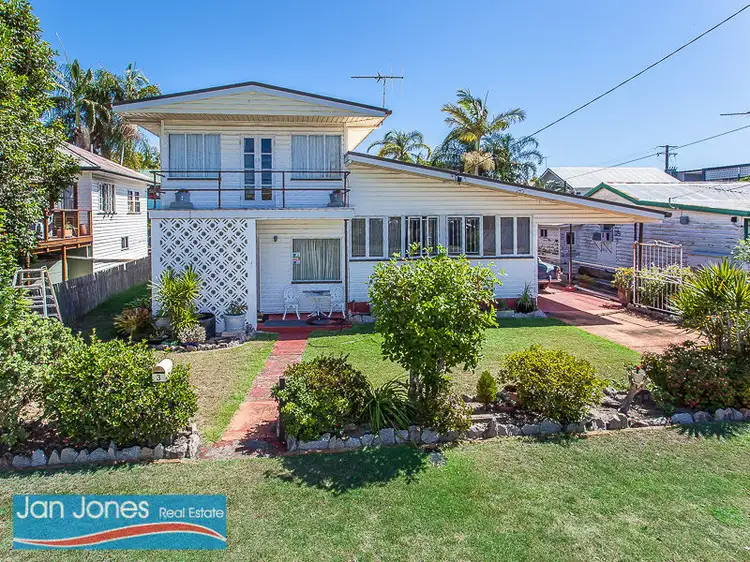 Fourth view of Homely house listing, 3 ROBERT Street, Clontarf QLD 4019