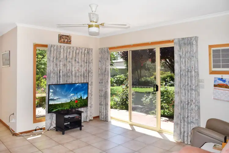 Sixth view of Homely house listing, 8 Silvan Cres, Kialla VIC 3631