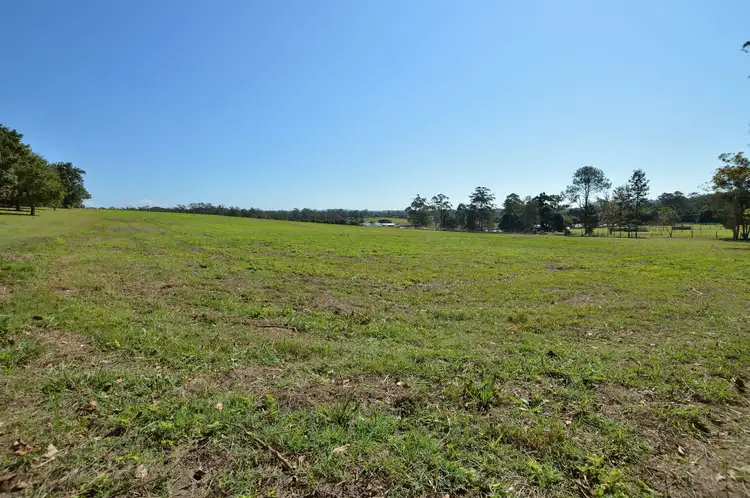 74 Rainforest Road, Chevallum QLD 4555