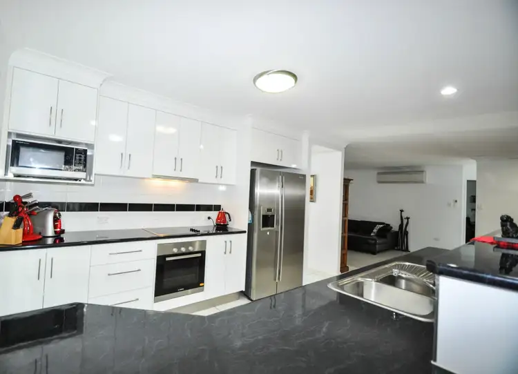 Fourth view of Homely house listing, 4 Salisbury Place, Ooralea QLD 4740