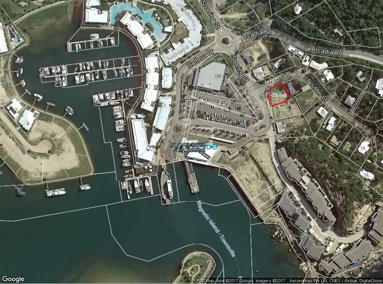 140 Sooning St, Nelly Bay QLD 4819