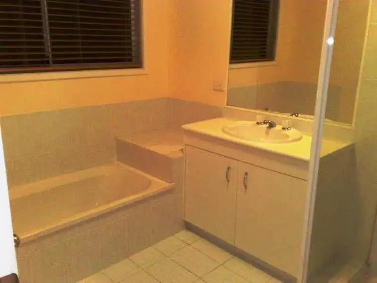 Fourth view of Homely unit listing, 2/90-92 Pohlman Street, Southport QLD 4215