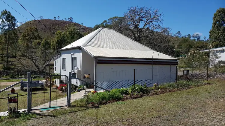 5 Racecourse Road, Mount Morgan QLD 4714