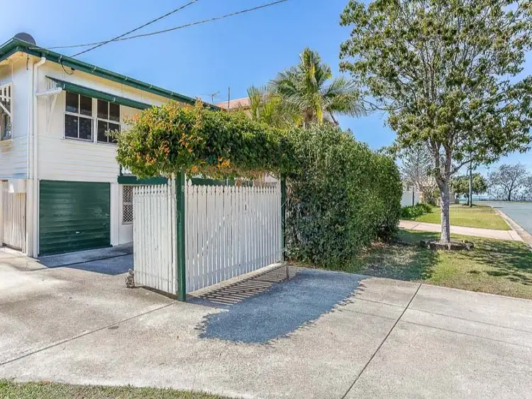 8 Murphy Street, Scarborough QLD 4020