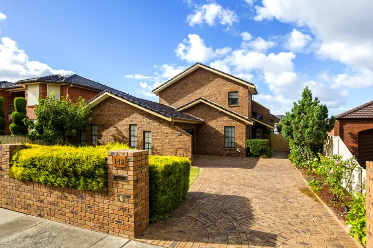 142 Templewood Crescent, Avondale Heights VIC 3034