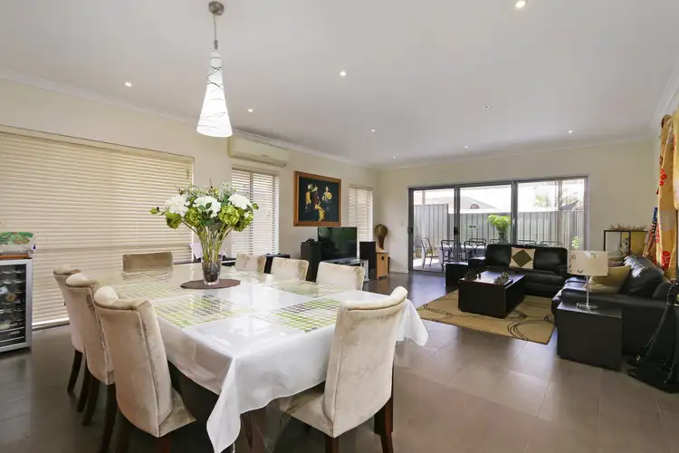 6 Gregg Pl, Canning Vale WA 6155