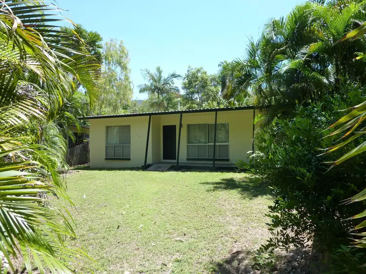 16 Robson Street, Magnetic Island QLD 4819