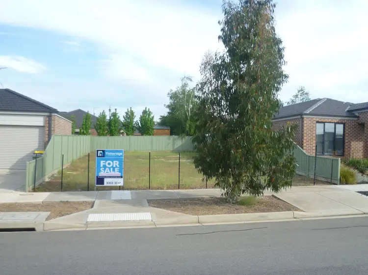 5 Waterside Close, Miners Rest VIC 3352