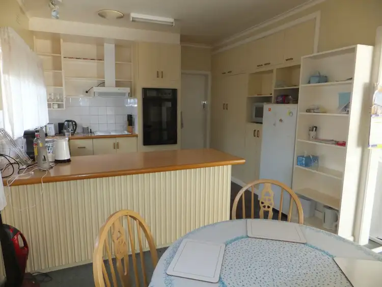 Fifth view of Homely house listing, 16 Glenda Court, Bairnsdale VIC 3875