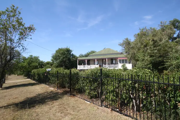 220 Wood Street, Warwick QLD 4370