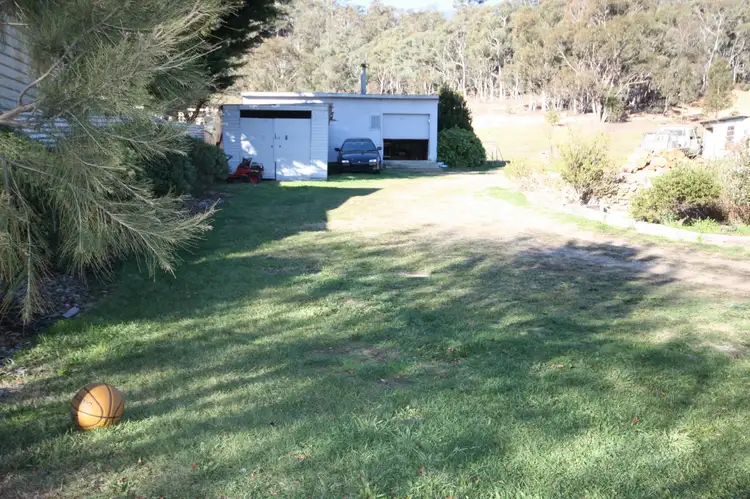 6 Willow Road, Captains Flat NSW 2623