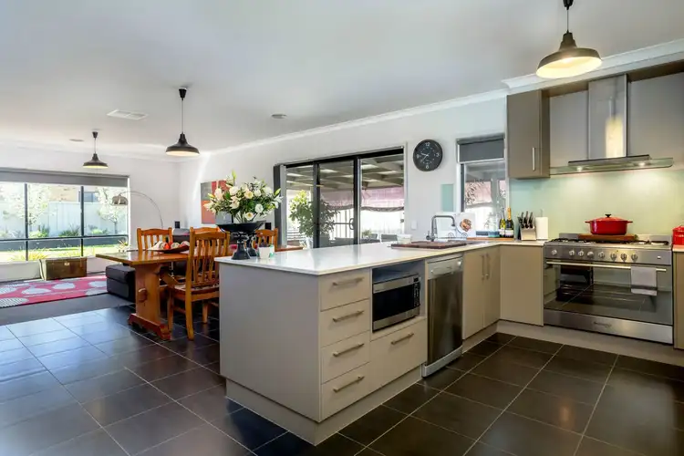 Second view of Homely house listing, 122 Myrtle Road, Ascot VIC 3551