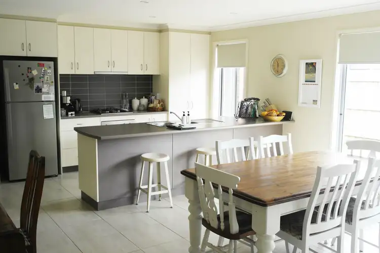 Second view of Homely house listing, 7 Wicklow Court, Traralgon VIC 3844
