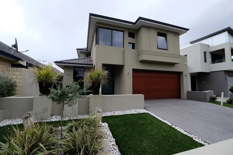 14 Hope Avenue, Manning WA 6152