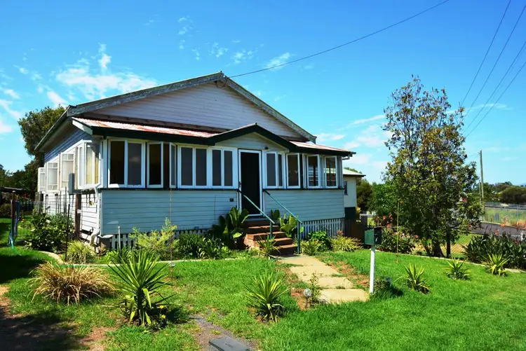 71 Stewart Avenue, Warwick QLD 4370