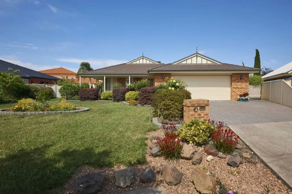 Main view of Homely house listing, 2 Paradise Ct, Kialla VIC 3631