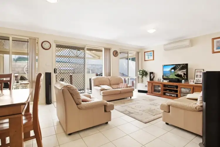 6A Matelot Pl, Belmont NSW 2280