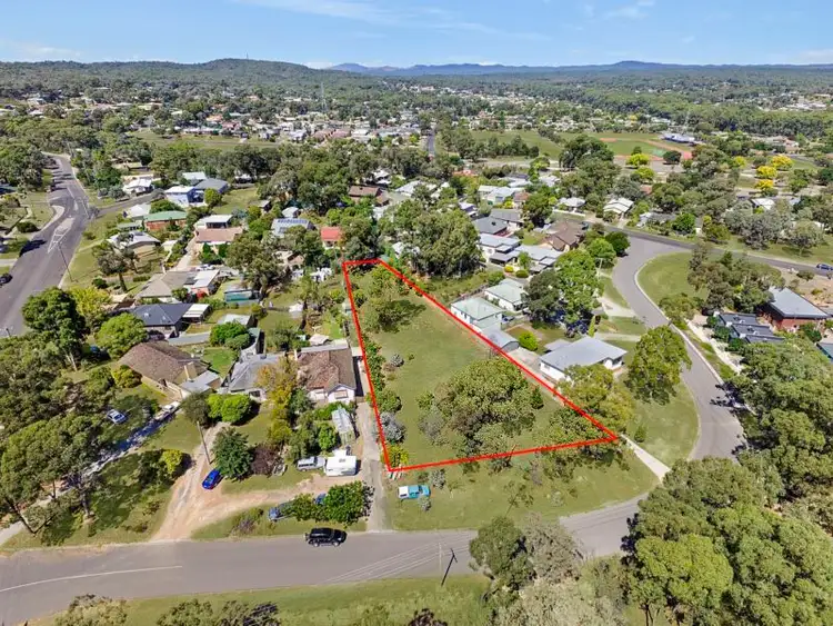 14 Race Street, Flora Hill VIC 3550