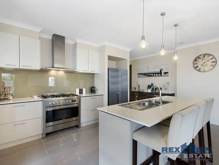 Fourth view of Homely house listing, 5 Fieldstone Crescent, Cranbourne North VIC 3977