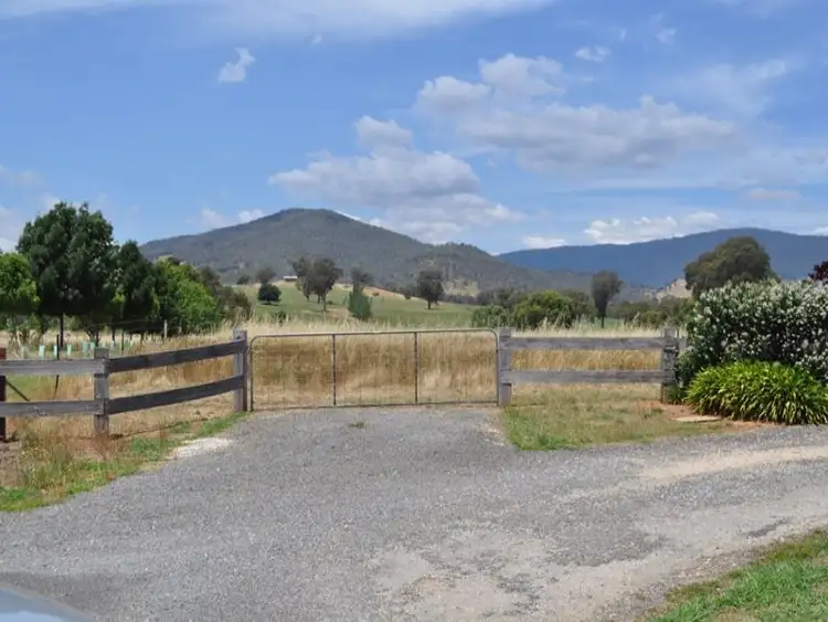32 Flynns Lane, Yackandandah VIC 3749