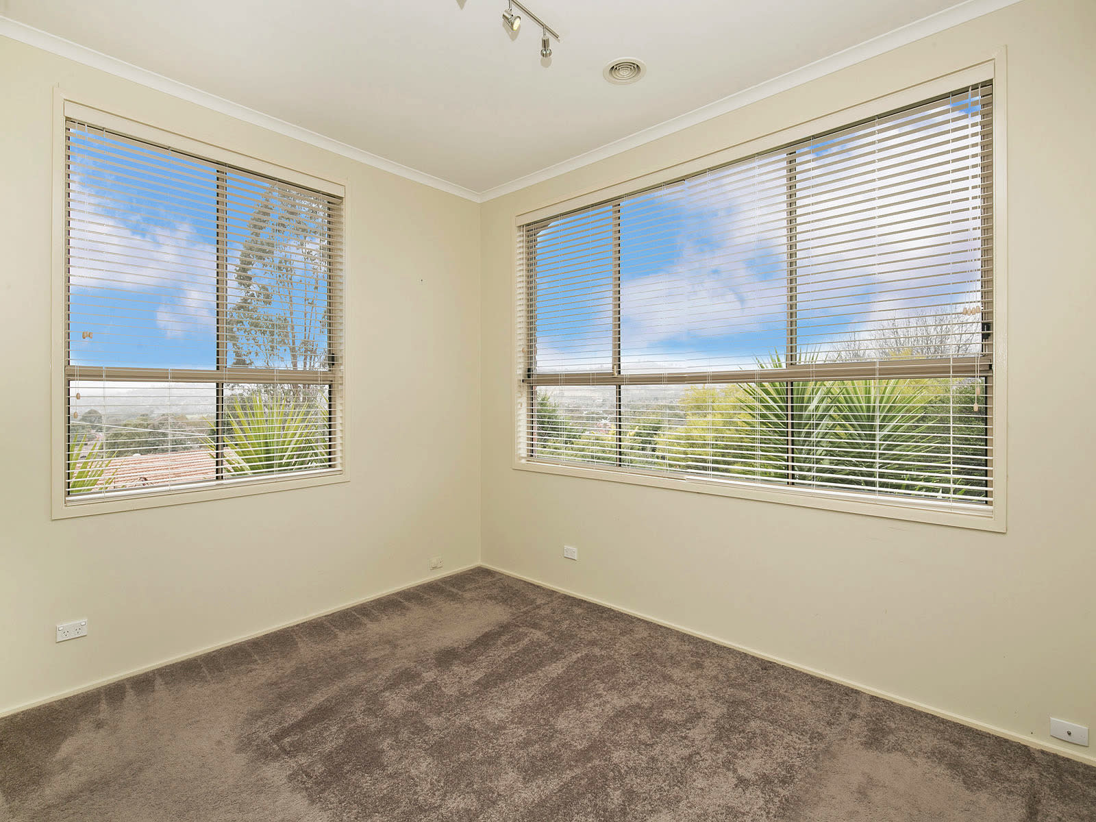 Fifth view of Homely house listing, 2 Rodda Pl, Calwell ACT 2905