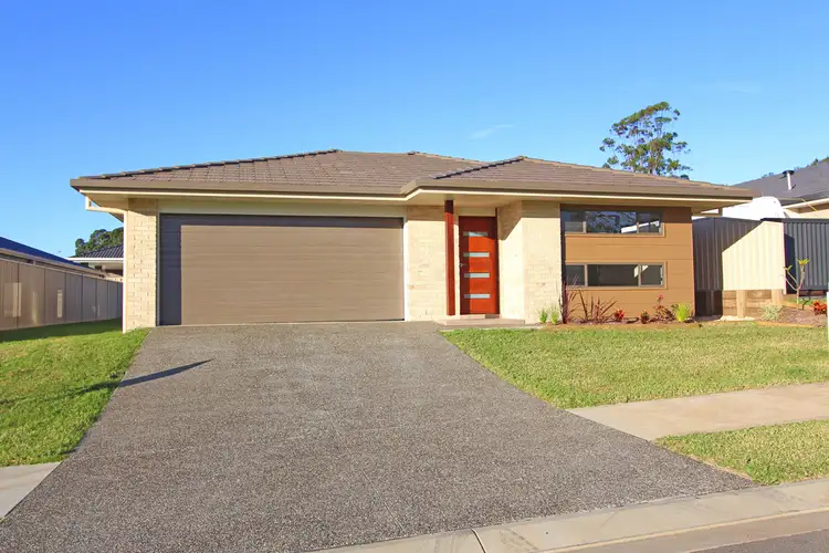 8 Solomon Drive, Lake Cathie NSW 2445
