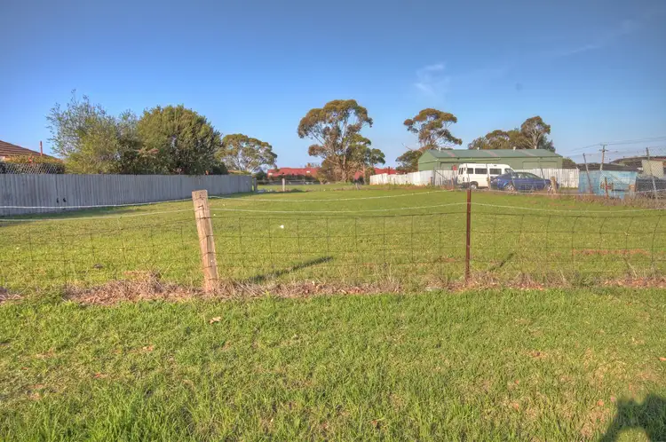 5 Burden Pl, Paynesville VIC 3880