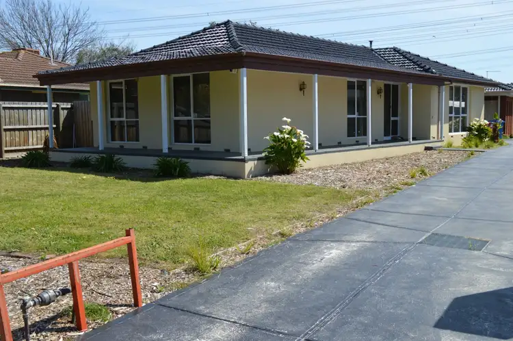 Main view of Homely house listing, 1/82 Endeavour Drive, Cranbourne North VIC 3977