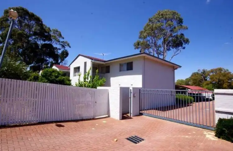 26 Salcott Road