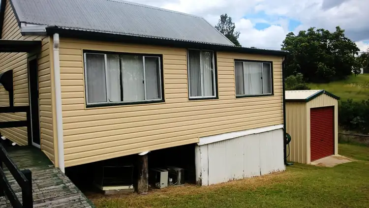4 Boundary Street, Mount Morgan QLD 4714