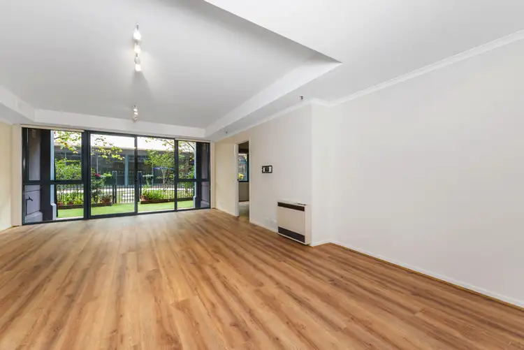 Fifth view of Homely apartment listing, 2/33 Jeffcott St, West Melbourne VIC 3003