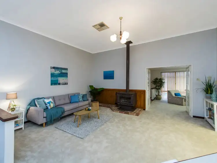 19 Cuvier Pl, San Remo WA 6210