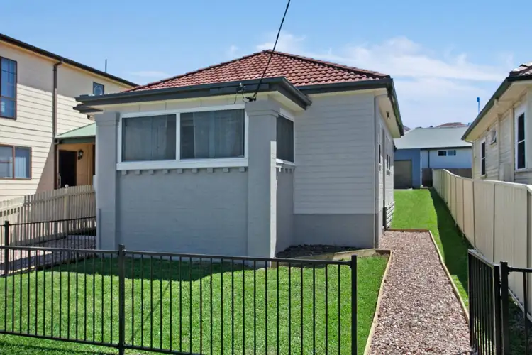 51 Evans Street, Belmont NSW 2280
