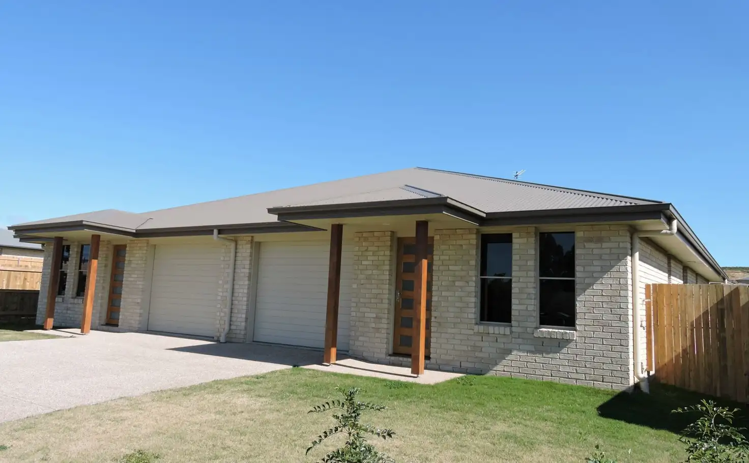 Main view of Homely unit listing, 2/105 Tooth Street, Rosenthal Heights QLD 4370