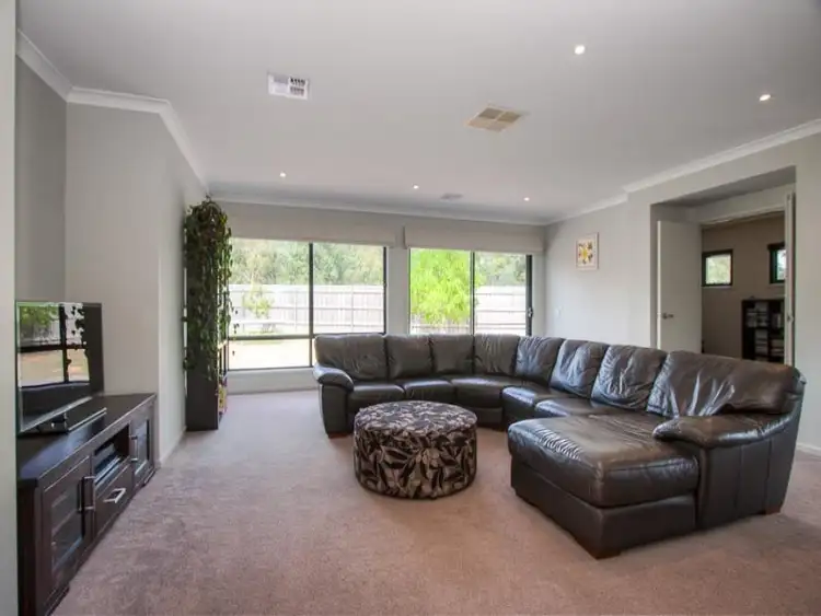 Fifth view of Homely house listing, 11 Roxanne Court, Woodend VIC 3444