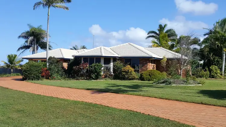 33 Gibsons Road, Burnett Heads QLD 4670