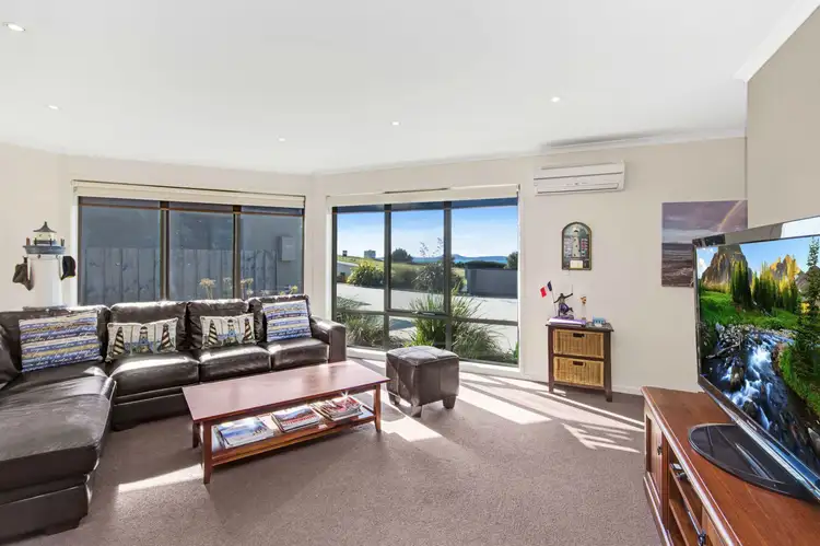 Unit 2/4 Aqua Sands Drive, Swansea TAS 7190
