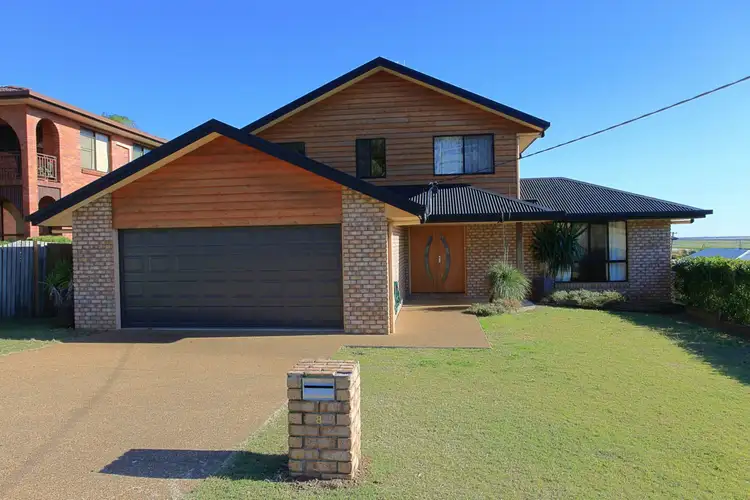 Second view of Homely house listing, 8 Bayview Terrace, Qunaba QLD 4670