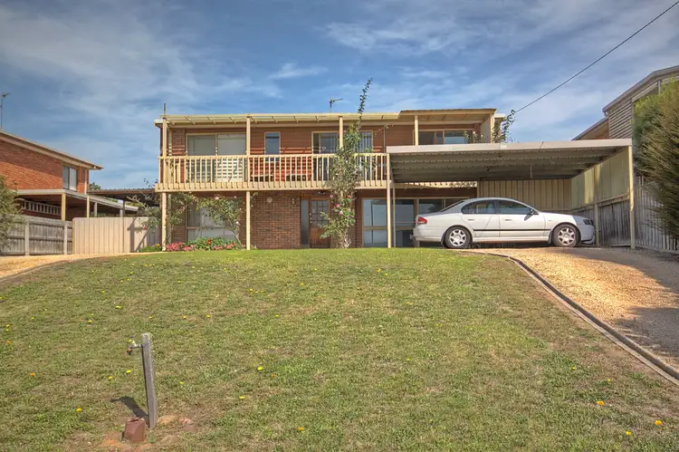 27 Fullarton Dr, Paynesville VIC 3880