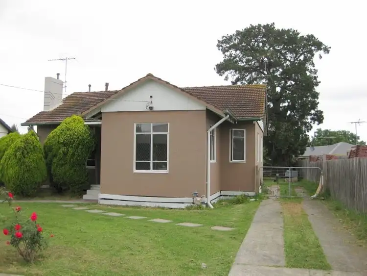 5 Prunus Grove, Doveton VIC 3177