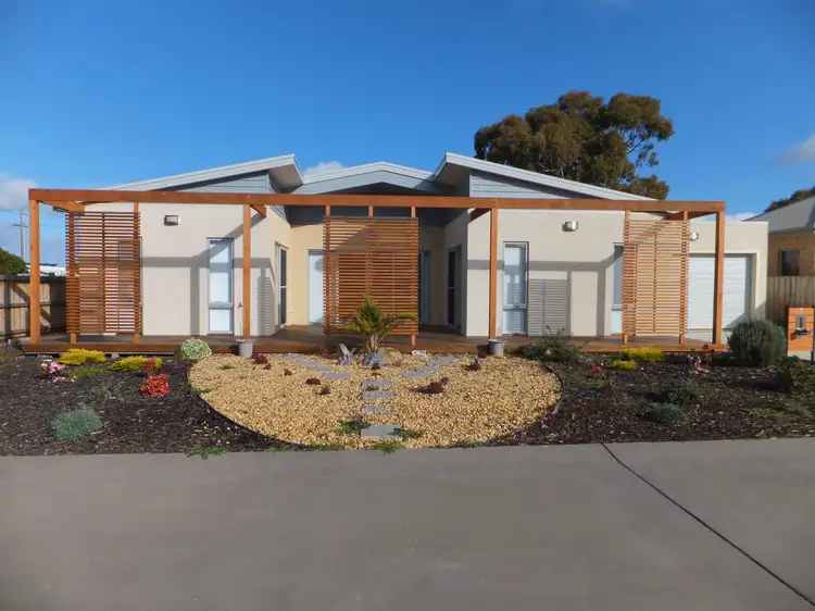 1 Eaton Place, Paynesville VIC 3880