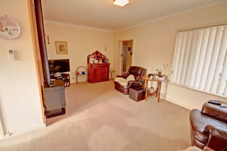 Third view of Homely house listing, 3 Glenda Ct, Bairnsdale VIC 3875
