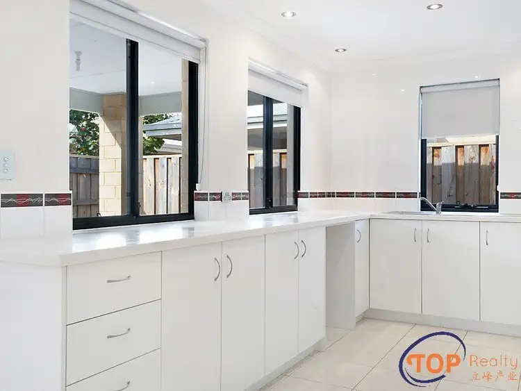 10 Trinity Close, Canning Vale WA 6155