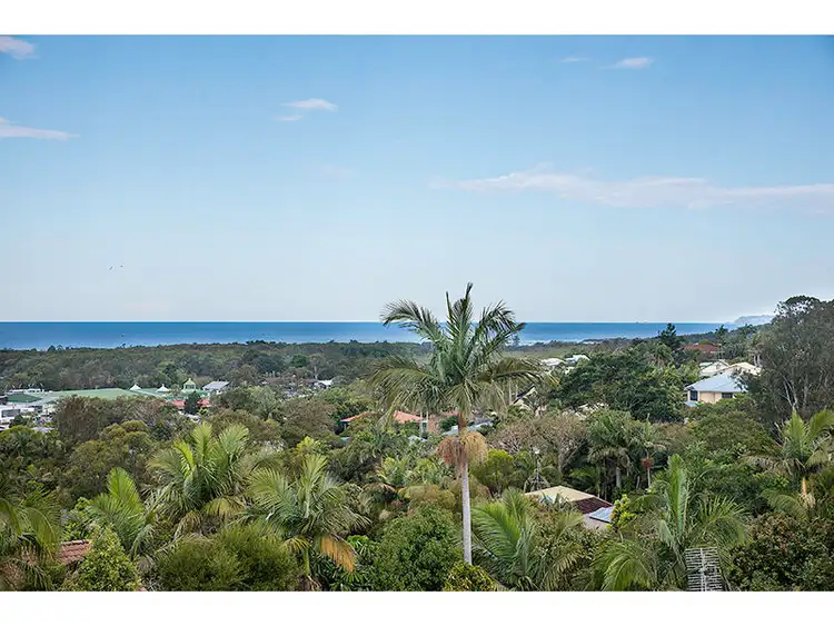 16 Goondooloo Drive, Ocean Shores NSW 2483